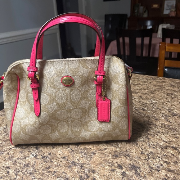 Coach purse - Picture 2 of 3
